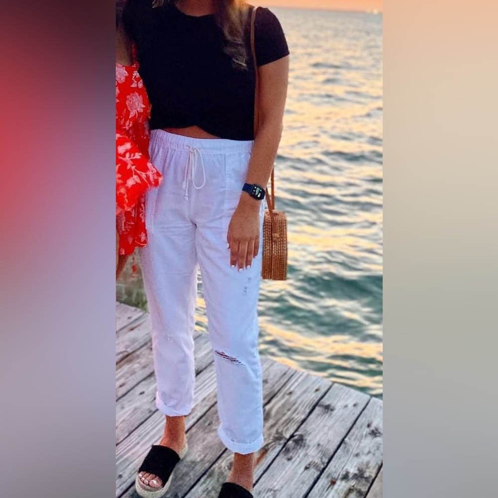 Aerie white pants!